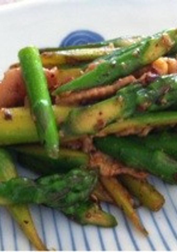 鶏皮とアスパラの塩糀炒め-レシピのメイン写真