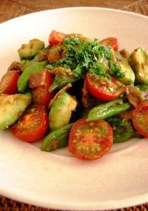 アボカドと夏野菜のスパイシー炒め-レシピのメイン写真