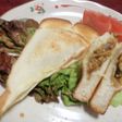 焼きそば入りホットサンド