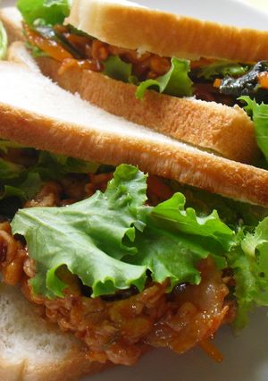 栄養たっぷり☆豚と野菜のトッピングサンド-レシピのメイン写真