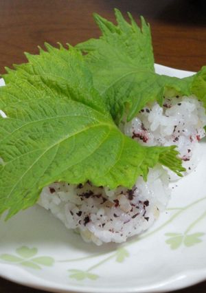 夏にさっぱり☆ゆかりご飯の青じそ巻き-レシピのメイン写真
