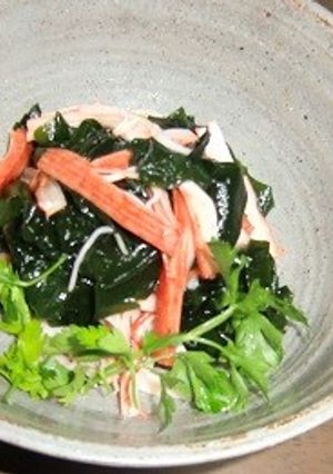 海からのサラダと生わかめを餃子のたれで-レシピのメイン写真