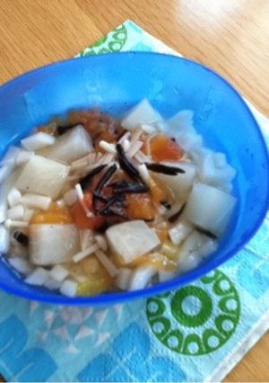 離乳食 ひじきとトマトのうどん-レシピのメイン写真