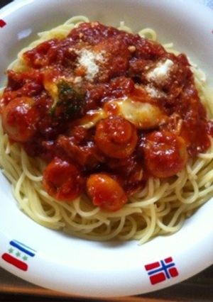 ごろりキノコとろりチーズ入りトマトパスタ-レシピのメイン写真