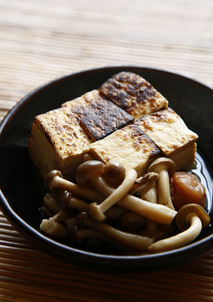 焼き豆腐としめじの梅煮-レシピのメイン写真