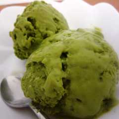 รูปของ 牛乳と全卵で濃厚抹茶アイスクリーム