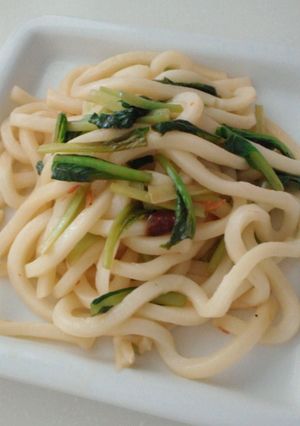 お浸しの残りをリメイク☆焼きうどん-レシピのメイン写真