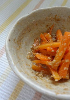 お弁当♪しゃきしゃき＊人参☆胡麻和え-レシピのメイン写真