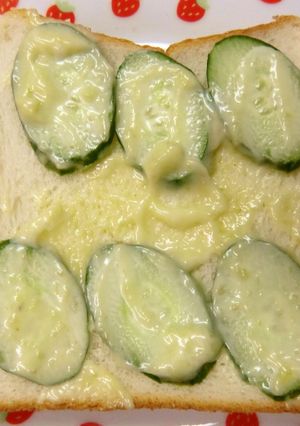 ★★キューリでわさび。マヨトースト★★-レシピのメイン写真