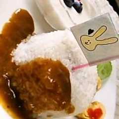 รูปของ 食べてビックリ!お子様ランチ風デコカレー