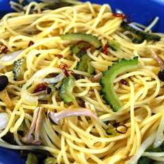 รูปของ ゴーヤとシメジのスパゲティペペロンチーノ