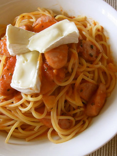 ソーセージのパスタ カマンベール添え-レシピのメイン写真