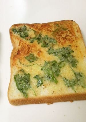 パセリと粉チーズのこうばし～いトースト☆-レシピのメイン写真