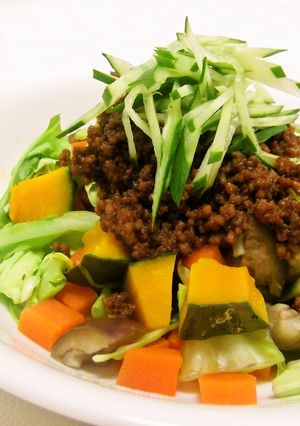 ヘルシ～✿レンジ温野菜の肉味噌がけ-レシピのメイン写真