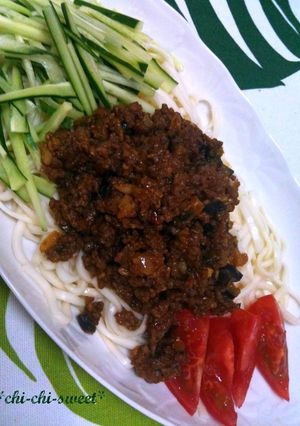 ジューシーこってり肉味噌うどん♪-レシピのメイン写真