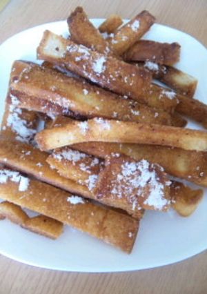食パンの耳で、ｶﾘｶﾘ揚げパン-レシピのメイン写真