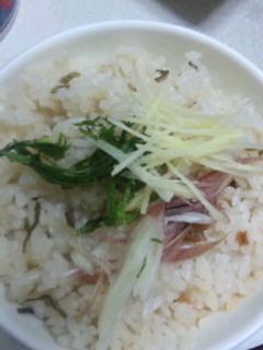 梅干しと塩こぶの炊き込みご飯-レシピのメイン写真
