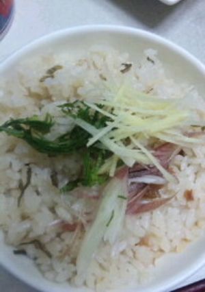 梅干しと塩こぶの炊き込みご飯-レシピのメイン写真