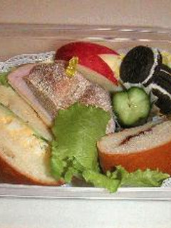 ふすま入りライ麦パンのサンドイッチ弁当 ●for女子高生-レシピのメイン写真