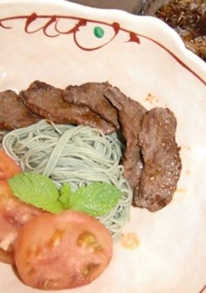牛肉とトマトをトッピングしたそうめん-レシピのメイン写真