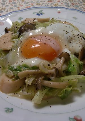 朝食にも！キャベツの巣ごもり卵-レシピのメイン写真