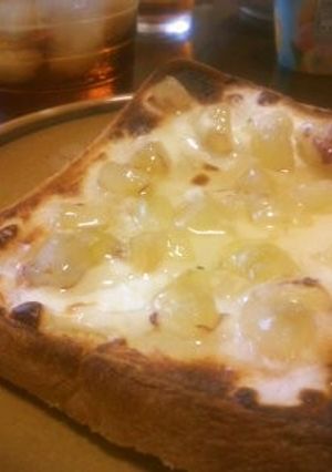 ぶどうとクリームチーズのトースト♪-レシピのメイン写真