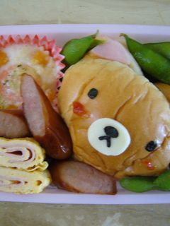 リラックマキャラ弁♥焼きそばロールパン♥-レシピのメイン写真