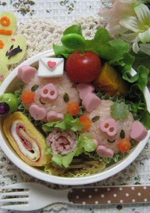 ハート型で簡単ぶうぶうちゃんおにぎり-レシピのメイン写真