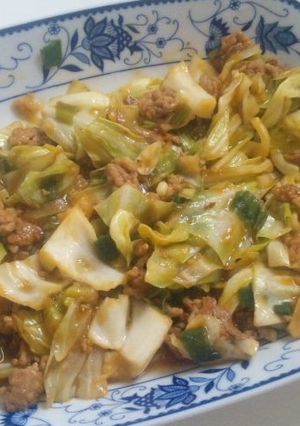 キャベツと挽き肉の赤味噌炒め-レシピのメイン写真