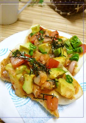 塩辛とアボカドとキムチのトースト-レシピのメイン写真