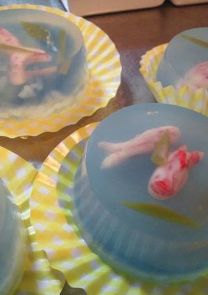 夏におすすめ♪金魚が泳ぐ錦玉羹-レシピのメイン写真