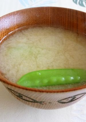 絹さや＆玉ねぎ味噌汁　スナップエンドウ-レシピのメイン写真