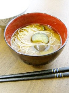夏の定番♪ナスとそうめんの味噌汁-レシピのメイン写真