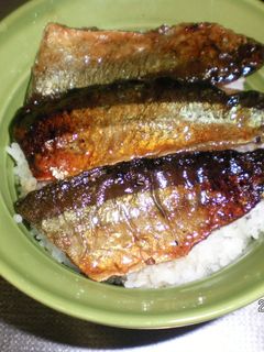 給食メニューに選ばれた✧さんまの蒲焼丼-レシピのメイン写真