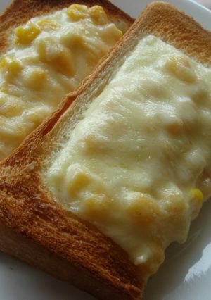 わが家の定番♪コーンマヨトースト-レシピのメイン写真