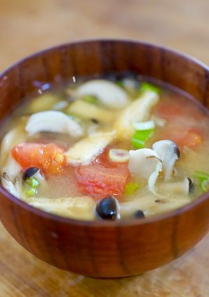 トマト・油揚げ・きのこの味噌汁☆-レシピのメイン写真