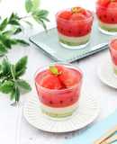 夏のひんやりスイーツ！すいかの寒天ゼリー