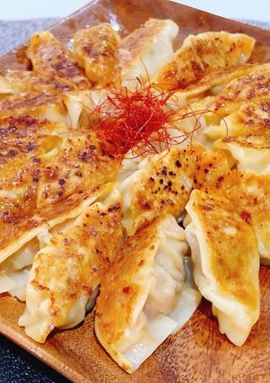 いつもの餃子をアレンジ♪旨辛キムチ餃子-レシピのメイン写真