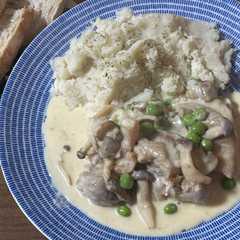 รูปของ 鶏もも肉ときのこのクリーム煮