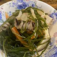 รูปของ 切り昆布炒め　イカゲソ&椎茸