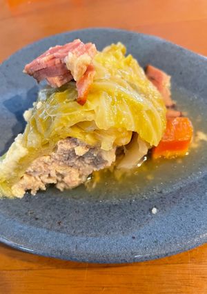 キャベツ丸ごと挽肉煮込み-レシピのメイン写真