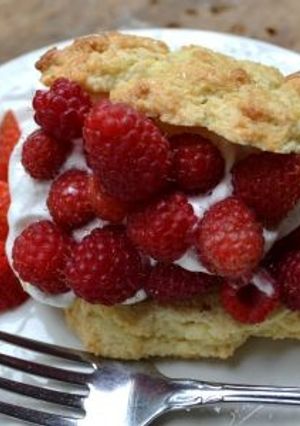イチゴとラズベリーのショートケーキ-レシピのメイン写真