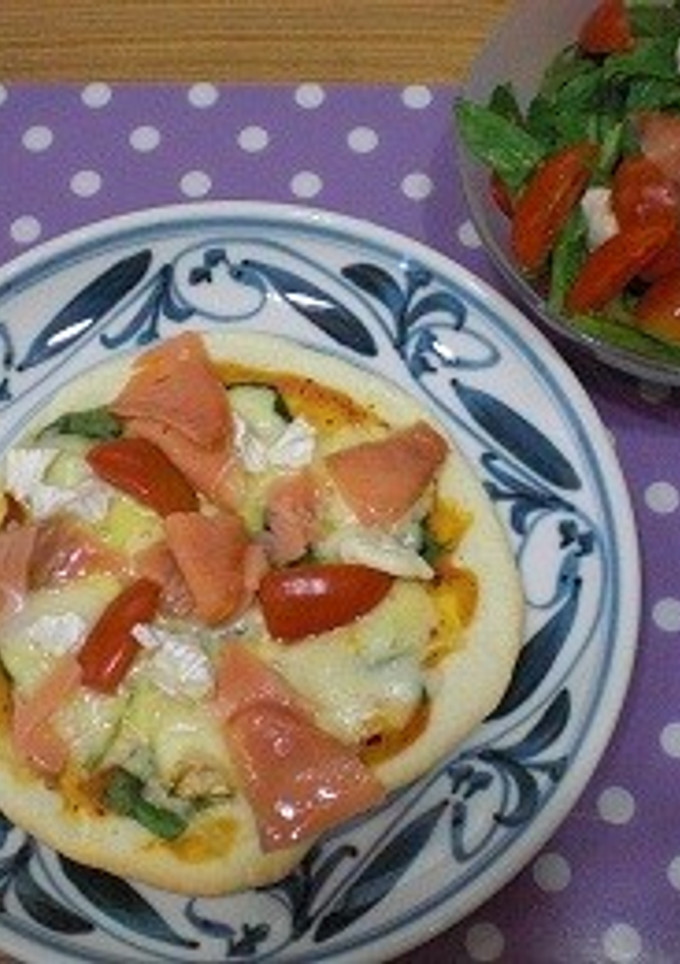 ２種のチーズのスモークサーモンピザ-レシピのメイン写真