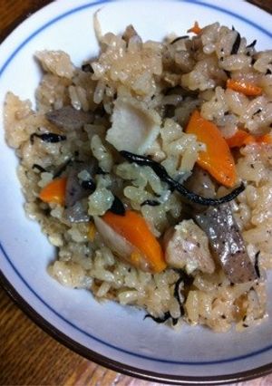 おいしいよ！鶏肉とひじきの炊き込みご飯☆-レシピのメイン写真