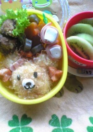 ふわふわくまさん☆デコ弁-レシピのメイン写真