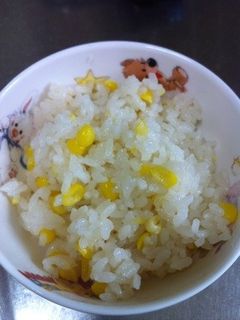 生のとうもろこしで炊き込みごはん!-レシピのメイン写真