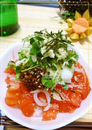 焼肉のたれ使用＊温泉卵とトマトの丼　-レシピのメイン写真