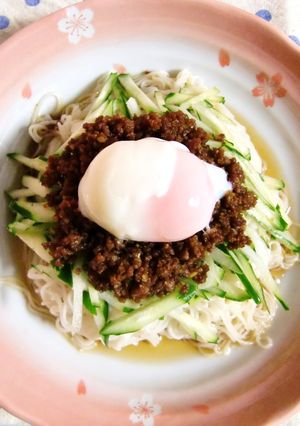 夏はジャージャーそうめん~温泉卵のせ~☆-レシピのメイン写真