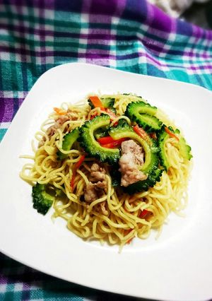夏バテ対策！豚肉とゴーヤで塩焼きそば-レシピのメイン写真