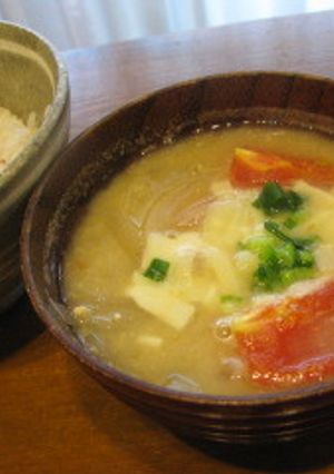 トマトとチーズの味噌汁-レシピのメイン写真
